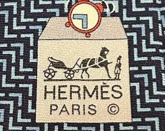 HERMES 645872 SA Marineblauwe zijden stropdas met ‘Wake Me Up’-patroon Nieuw met defect