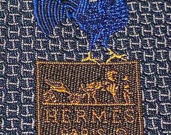 HERMES 6364 HA stropdas van 100% zijde, gloednieuw zonder prijskaartjes.