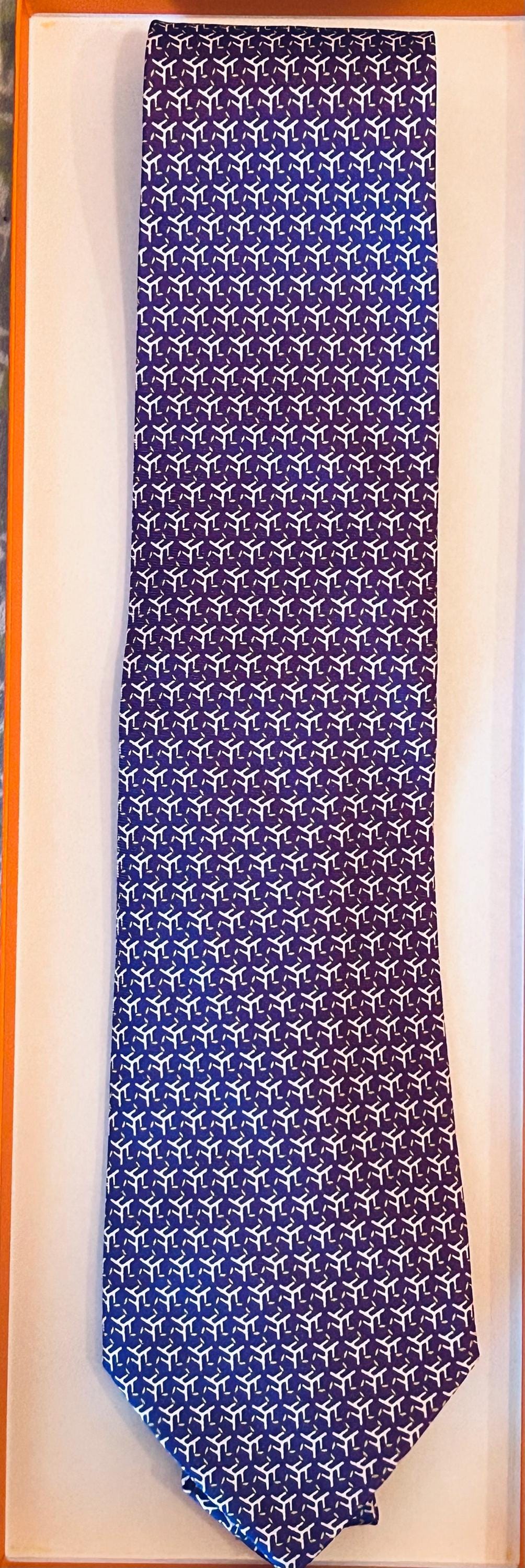HERMES 045640 HA 幾何学模様 シルクネクタイ 新品 箱入り タグなし HERMES 045640 HA 幾何学模様 シルクネクタイ 新品 箱入り タグなし