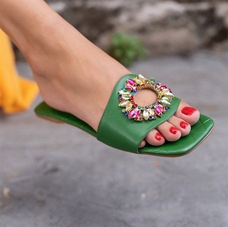 New style deals flat sandals