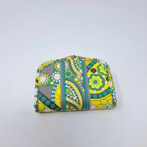 Vera Bradley Card Holder Lemon Parfait Pattern