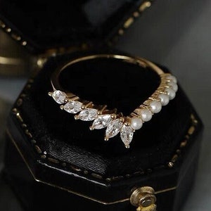 14k Gold Dainty Pearl Ring, Clear Quartz Ring, Gold Minimalist Ring, Stacking Ring, Gemstone Ring, Thin Ring, Vintage Ring
