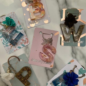 Hermoso llavero personalizado / Llavero de carta / Regalo para él / ella