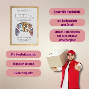 May include: A framed print with a video game controller design, the text "David hat LEVEL 30 freigeschaltet" and a birthday message. The print is surrounded by pink buttons with text that says "Liebevolle Handarbeit", "mit Leidenschaft zum Detail", "kleines Unternehmen aus dem sch&ouml;nen Weserbergland", "24h Bearbeitungszeit", "schneller Versand", and "sicher verpackt".
