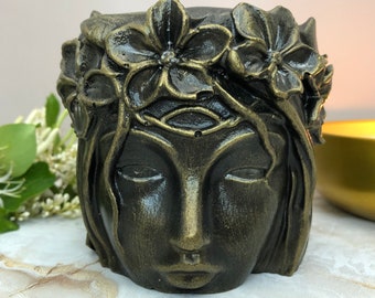 Maiden Woman Succulent Concrete Planters l Bronze