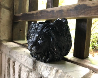 Father Lion Head Cement Planter Glossy Black