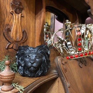 Father Lion Head Cement Planter Glossy Black image 3