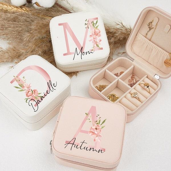 Bridesmaid Gift,Custom Travel Jewelry Case, Personalized Jewelry Box, Bridesmaid Jewelry Box, Flower Initial Travel Case, Bridal Party Gift