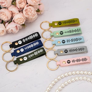 Personalized Scannable Spotify Code Keyring,Custom Song Keychain, Music Lover Gift, Engraved Leather Keychain,Anniversary Gift, Gift for Mom