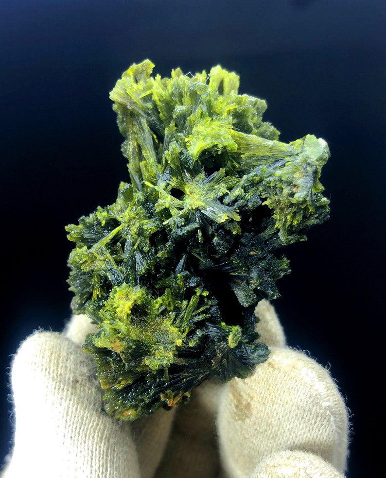 Green Epidote Crystals Epidote Cluster Mineral Specimen Etsy