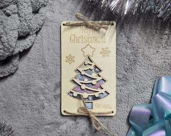 Geldgeschenk Weihnachten personalisiert aus Holz Geschenkverpackung - Merry Christmas - Tannenbaum mit Gravurdetails