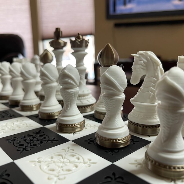 Royal Chess Set - 32 piece set