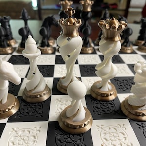 3D printed Chess Set - 32 piece set spiral New design