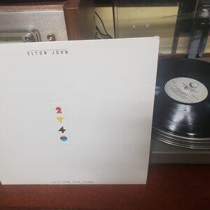 Elton John to low for zero vinyl record **