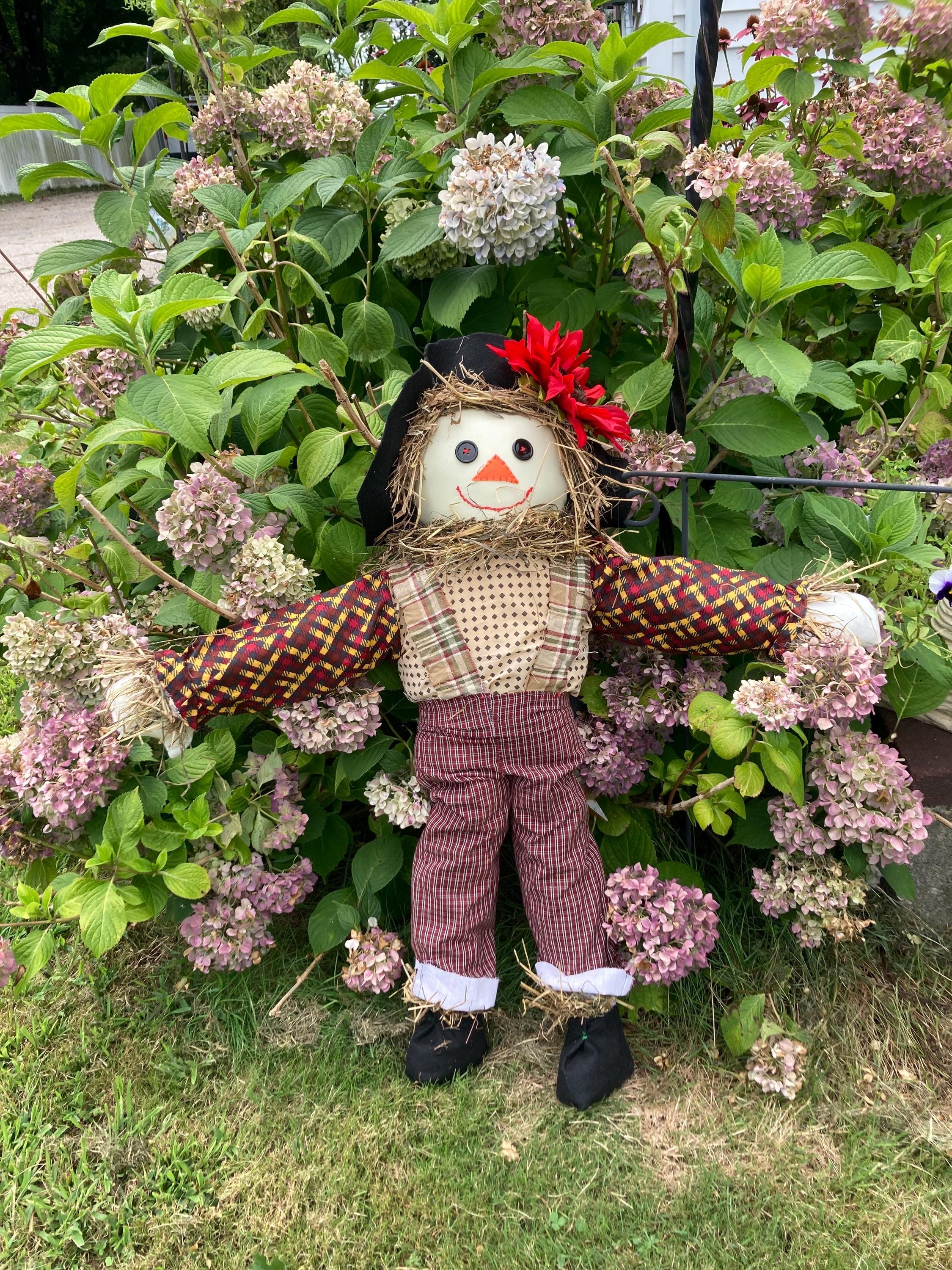 Scarecrow fall porch decor