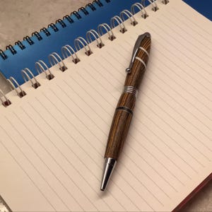 Stylo en bois bocote avec garniture chromée - Cadeau unique et élégant