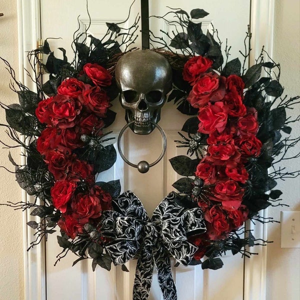 Gothic Love: Skull and Roses Wreath, Macabre Love Dead Inside