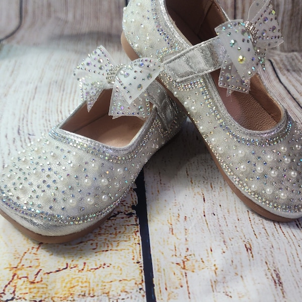 Girl Shoes Glitter Silver Flower Girl Shoes, Baby Girl 1st Birthday shoes, Wedding, Party or Christmas Girl dress shoes.