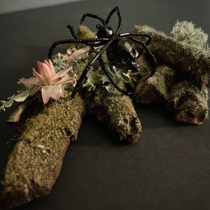 Black Glass Skull Spider | Beaded | Handmade | Oddities | Curiosities | Wunderkammer | Entomology | Gift |
