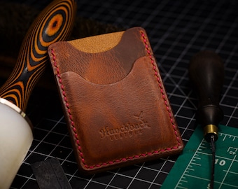 Cartera minimalista hecha a mano con bolsillo frontal de cuero de grano completo cosida a mano
