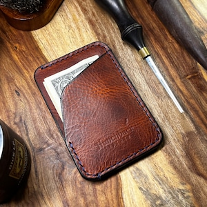 Cartera con tarjetero de bolsillo frontal de cuero minimalista hecha a mano para hombres