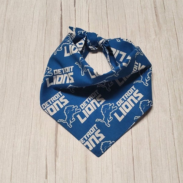 Detroit Lions Pet Bandanna Size S Reversible Logo Paisley main image 1