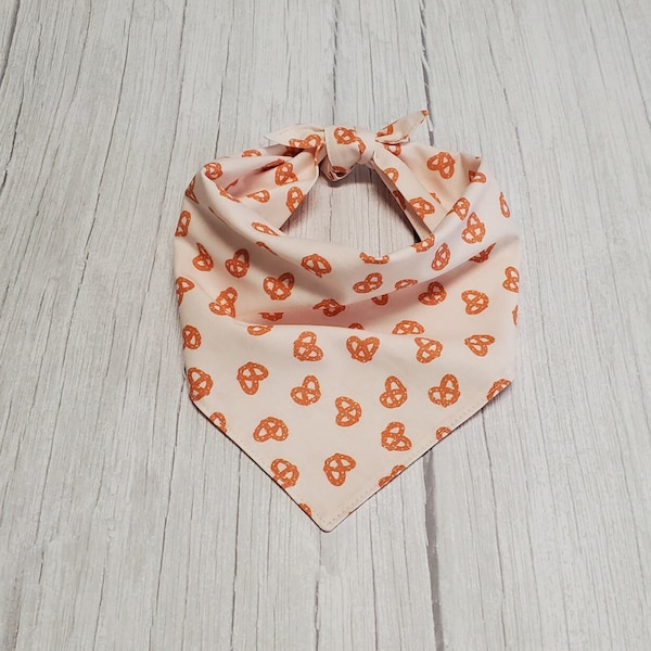 Pretzel Dog Bandana / Tie On