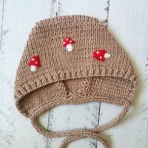 Hand Knitted Baby Bonnet - Organic Cotton - Knit Baby - Newborn Baby Gift - bonnet with fly agaric embroidery