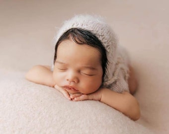 Set for newborn photo session,body and cap for newborn photo shoot,outfit for newborn photo shoot,newborn knitted outfit,knitted baby outfit