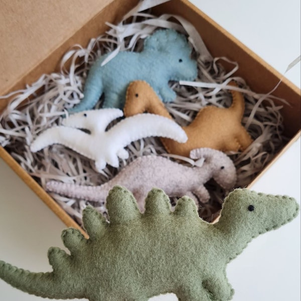 Felt Dinosaur garland, baby dinosaur toy, Gift box newborn, Nursery garland, Felt baby toy