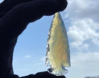 Punta di freccia in opalite da 4" – Punta di lancia in cristallo intagliato per la creazione di gioielli, avvolgimento di fili, artigianato, strumenti rituali e decorazioni spirituali