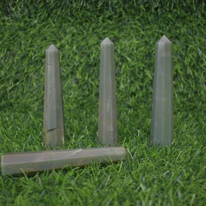 Green Jade Crystal Point | 8 Faceted Tower | Natural jade Obelisk for New Age Healing | Feng Shui and Meditation | Polished Green Jade Wand
