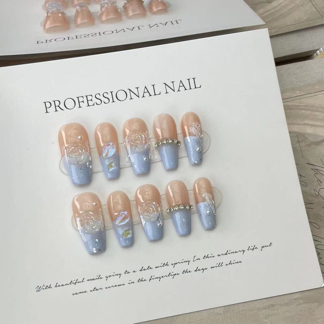 French Press on Nails Camellia Press on Sea Salt Gentleness Nails Hand