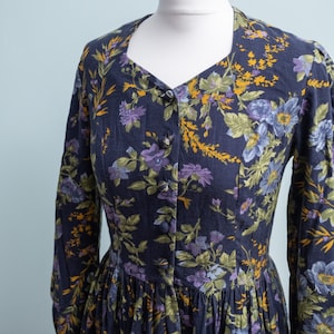 Vintage Laura Ashley blommig prärieklänning: 1980-tals bomullsblandning