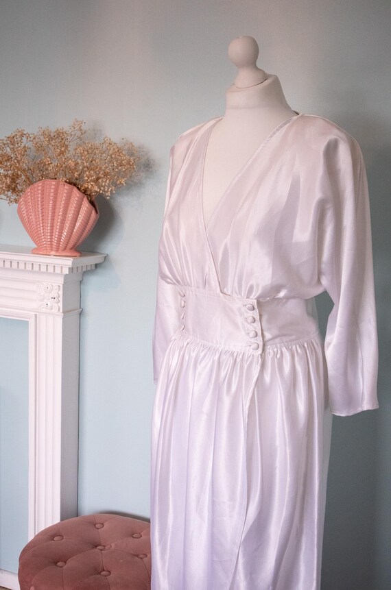 Vintage womens 1970s Silky White Wrap Dress - Old Hollywood Glamour Style Vintage womens 1970s Silky White Wrap Dress - Old Hollywood Glamour Style