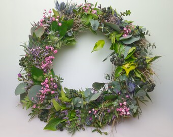 Fresh door wreath Natural wreath in fresh spring colors in different sizes