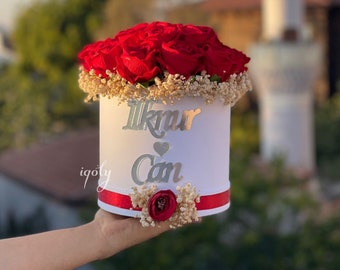 Personalized Gift Box, Rose Arrangement, Flower Bouquet, Minimalist Home Decoration, Christmas Gift, Personalised Flower Box, Wedding Flower