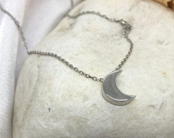 MayLove Mothers Day Crescent Moon God Mother Engraved Pendant Hollow Necklace for Family Member Jewelry MayLove Mothers Day Crescent Moon God Mother Engraved Pendant Hollow Necklace for Family Member Jewelry