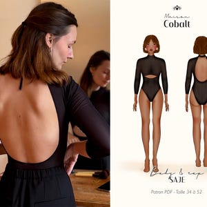 Op de afbeelding: Een zwarte bodysuit met lange mouwen en een open rug wordt getoond. De afbeelding bevat ook een mode-illustratie van de bodysuit, met de tekst "Maison Cobalt" en "Body & cap SAJE". De illustratie toont de voor- en achterkant van de bodysuit.