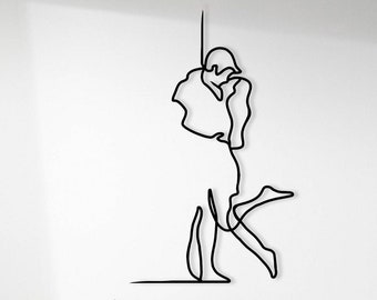 Abstract Couple Hug Metal Wall Art: One Line Drawing