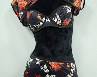 Conjunto de lencería y camisón exótico estampado negro de 3 piezas para mujer.