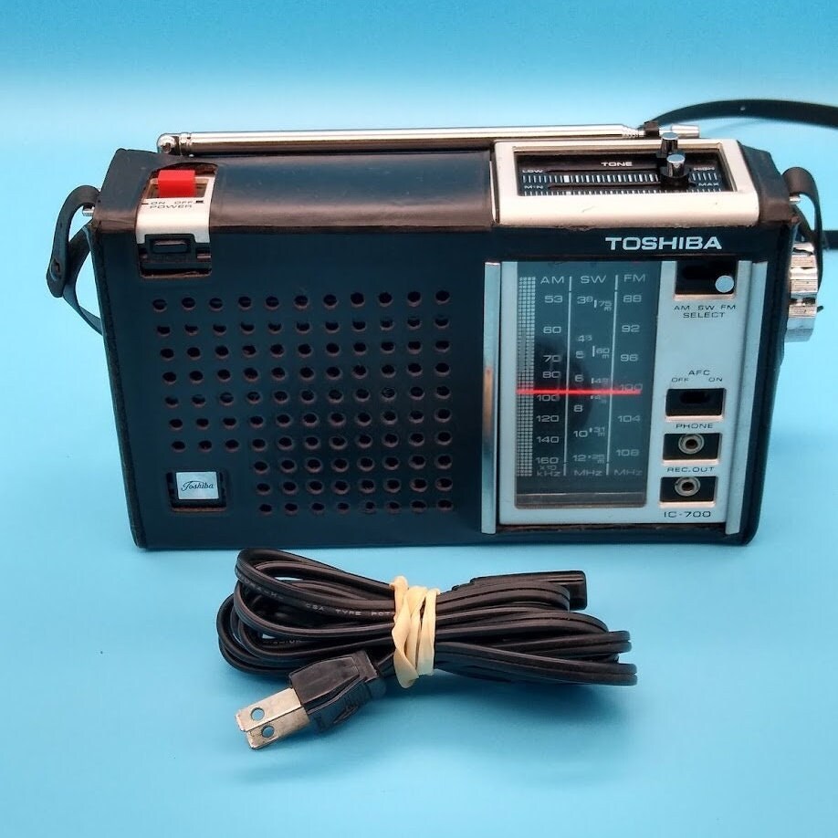 Portable Toshiba IC700, AM/FM/SW Radio - Etsy Portable Toshiba IC700, AM/FM/SW Radio - Etsy