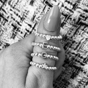 Sterlingzilveren beginletter kraal stretchring, hart kralenring ster kralenring, kralenring verjaardagscadeau kerstcadeau gepersonaliseerd