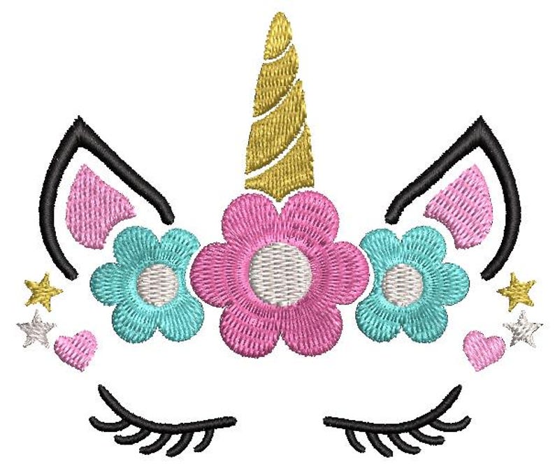 Peut inclure: Broderie d'un visage de licorne avec une corne dor&eacute;e, des oreilles noires et des cils ferm&eacute;s. La licorne est orn&eacute;e de fleurs roses et turquoise, d'&eacute;toiles dor&eacute;es et de c&oelig;urs roses. Parfait pour les projets cr&eacute;atifs.