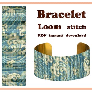 Może przedstawiać: Bransoletka mankietowa z niebiesko-białym wzorem fal i pasującym prostokątnym wzorem. Bransoletka ma złote wnętrze. Tekst na zdjęciu brzmi "Bracelet Loom stitch PDF instant download."