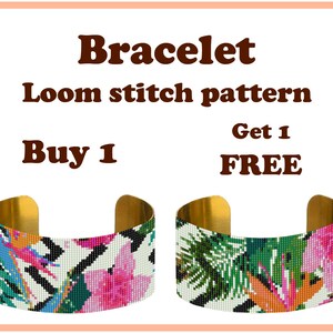 Könnte beinhalten: Zwei Perlenarmbänder mit goldfarbenen Metallenden. Die Armbänder weisen ein Webmuster mit tropischem Blumendesign in Rosa, Grün, Blau und Weiß auf. Der Text oben lautet "Bracelet Loom stitch pattern Buy 1 Get 1 FREE".