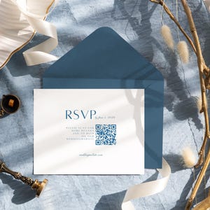 Modèle de toile RSVP QR Code bleu poussiéreux, réponse de réponse de mariage, carte-réponse personnalisable modifiable et imprimable pour pièce jointe, carte de RSVP de mariage côtier bricolage