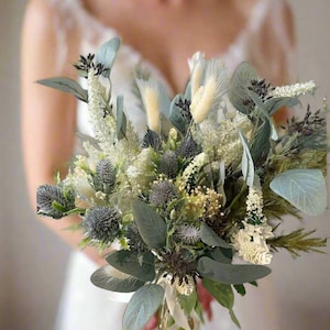 Wildflower gedroogde bloem kunstmatige witte en blauwe distel bruidsboeket | Claire De Fleurs