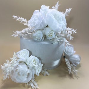 Décoration pour gâteau rose blanche et pivoine : fleurs de mariage en soie