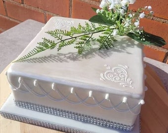 Fern and Gypsophila Cake Flowers - Artificial Silk Flowers For Wedding Anniversary Birthday | Claire De Fleurs